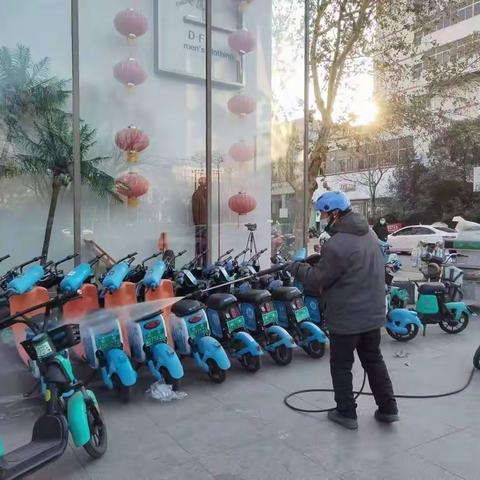 市城市管理局开展共享电单车消毒消杀