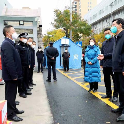 袁良善看望慰问疫情防控一线工作人员