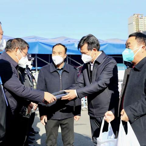 袁良善看望慰问交通卡口疫情防控工作人员