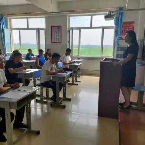 西官镇中学举行“严令禁止在职教师暑期违规补课”会议