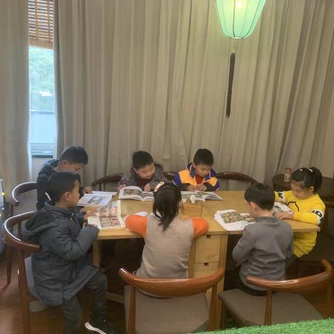 时光清浅 书香浓郁 ——东洲小学一（7）班《三毛流浪记》读书交流会