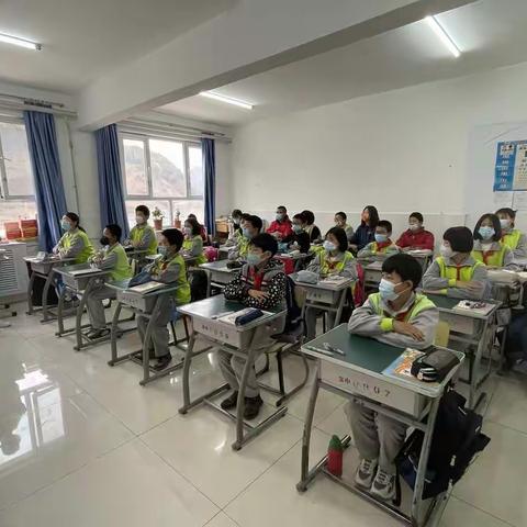 青松岭小学同课异构活动