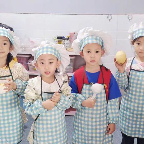 今日小厨房美食推荐——冰糖雪梨汤!