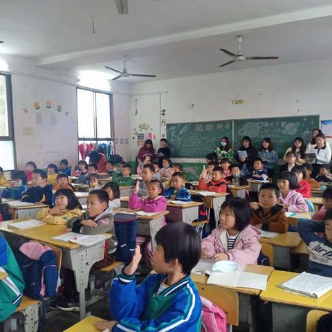 新教师闪亮登场，见面课精彩纷呈——记皇图岭镇中心小学新教师见面课活动