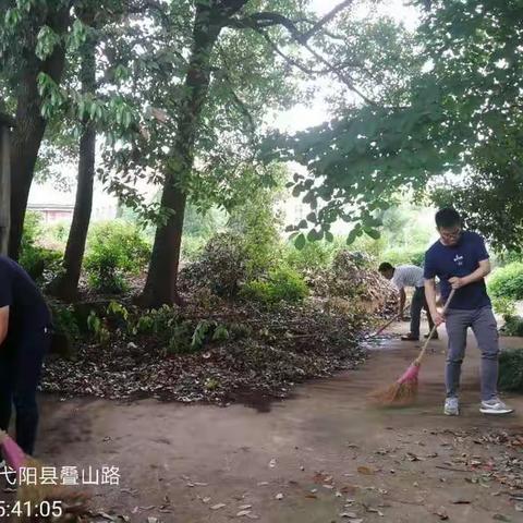 29日下午，第七网格气象局深入责任区开展环境大清扫（五）