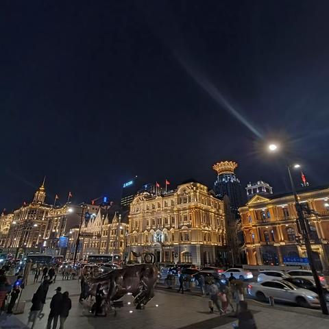 夜的黑 挡不住光的亮