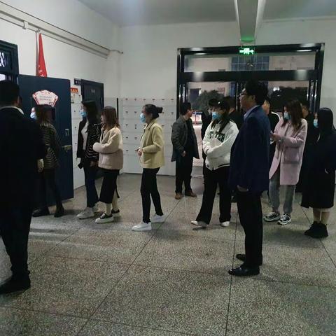 仓头中学校长高金朝带领学校骨干教师到新安三高观摩激情早读