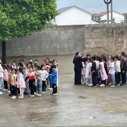 白杨小学《你笑起来真好看》课间操比赛