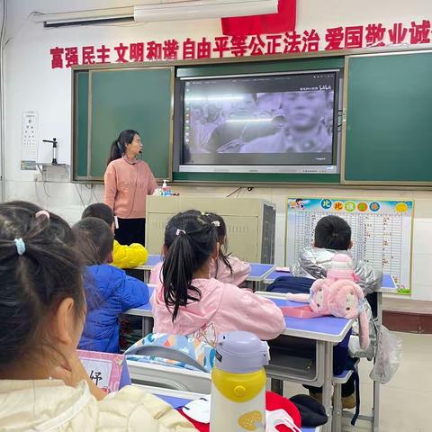 读书点亮生活  阅读伴我成长——扎兰屯市实验小学一年六班