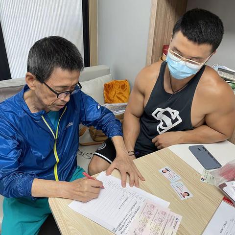 炎炎夏日，爱在港湾——黄浦支行营业部员工启动特殊客户上门服务