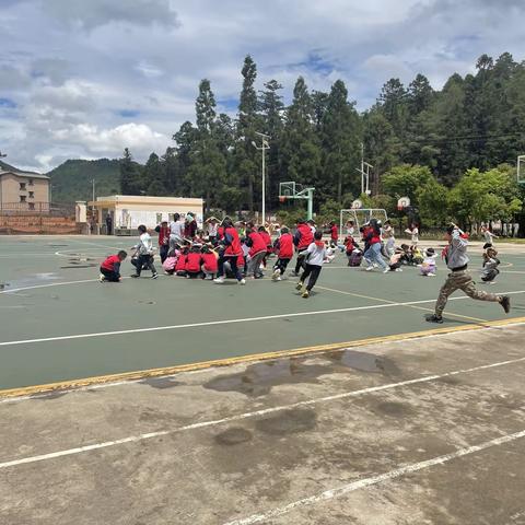 黄草坝小学“5.12”防灾减灾日 缅怀逝者 铭记重生  减轻灾害风险 守护美好家园