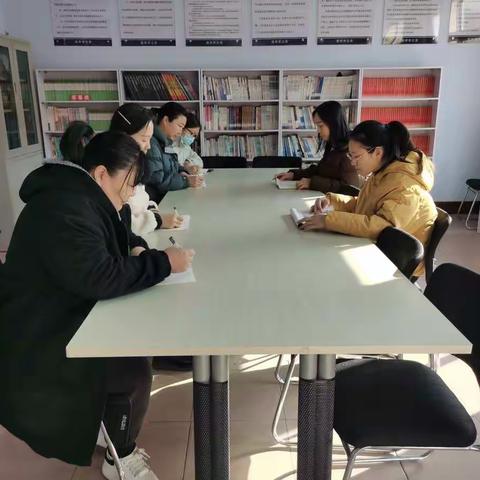 强化党务工作培训 规范发展党员程序——晨光南里社区党支部开展党务知识培训
