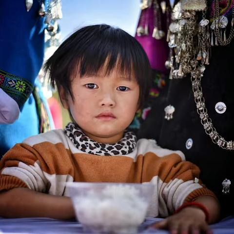 《凤凰之行》之走进苗家山寨