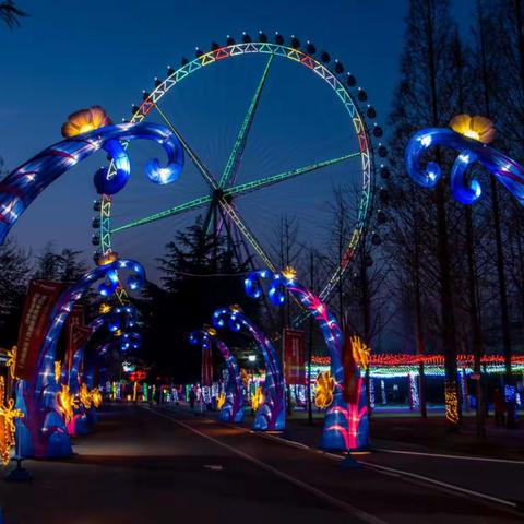 光影下的绿色庄园灯光秀！