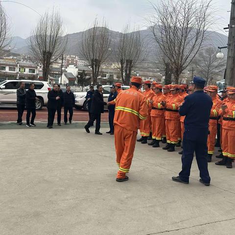 甘肃省小陇山林业保护中心主任龚文鹏一行来洮河生态建设管护中心森林草原消防队观摩交流工作