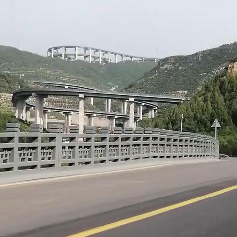 2020.6.7日游天龙山网红桥。