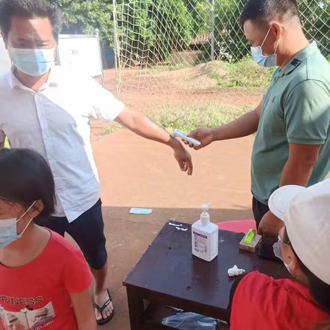 2022年9月4日头神村工作队两委干部帮扶单位，落实临高县和多文镇疫情防控工作安排部署，落实核酸检测三天一检