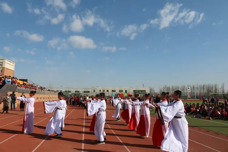 乐安中学举办首届春季趣味运动会