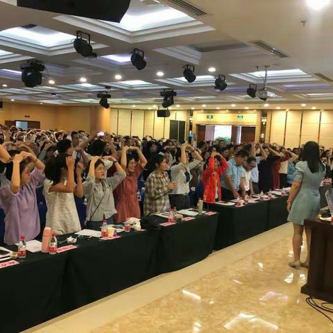 学而不厌，诲人不倦！—记18日英语口语提升培训    那大十一小 石有文