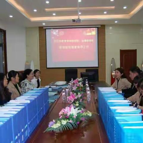 专家引领促成长——鹤岗市教师进修学院科研 检查小组走进兴安三校进行课题调研