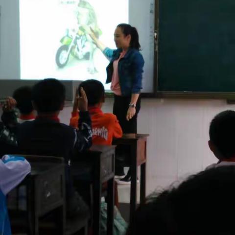 教研路上我们携手同行2018年东阁中心小学教研活动薛秋花四一班音乐公开课