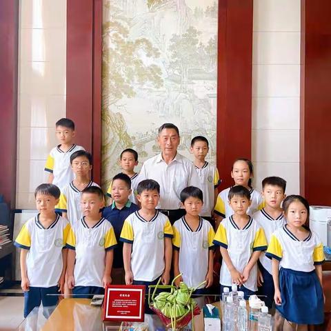 寻访身边优秀人才——义乌商界奇人何京月爷爷（义乌市经济开发区学校403班楼羡绮暑期实践活动）