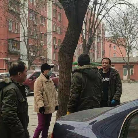 党建引领“未诉先办” ——南里社区为居民解决下水堵塞问题