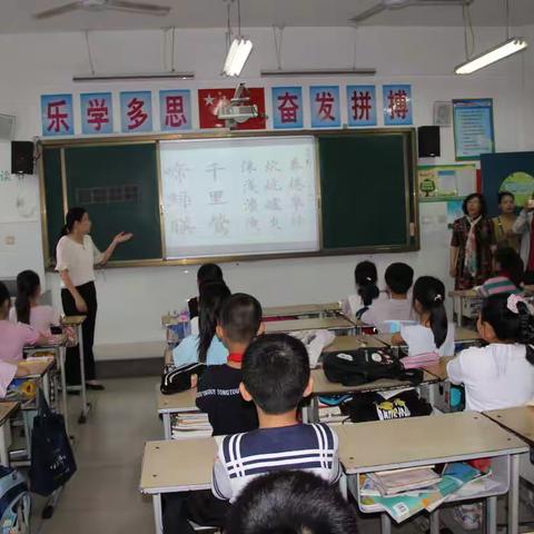 社团活动异彩纷呈  家校携手共育美好----桂园学校三年级社团开放日活动纪实