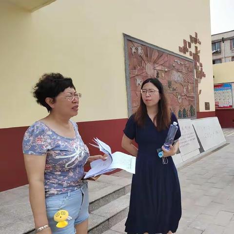 路南区教育局领导莅临胜利路小学督导文明城工作