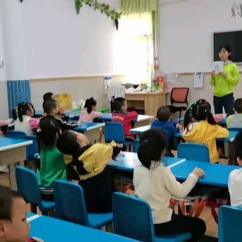 优阳·小苹果幼儿园学二班10月份宝贝在园生活精彩回顾