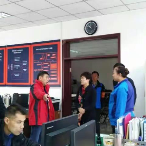 “十九大”建设科领导来社区检查工作