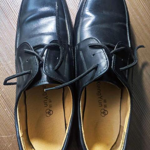 鞋大鞋小脚知道，合脚屈脚人知道😃