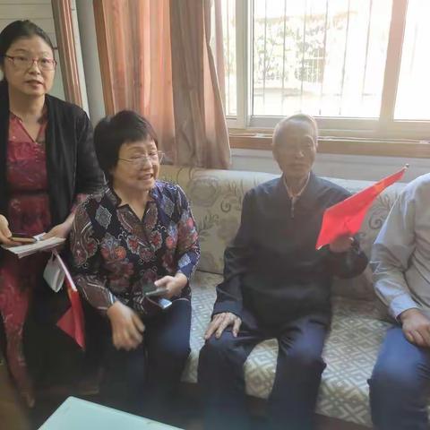 慰问离休老干部 浓浓关爱暖人心