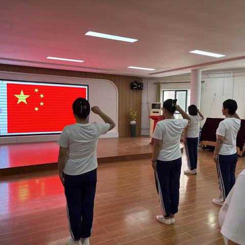 以身立德 甘为人梯