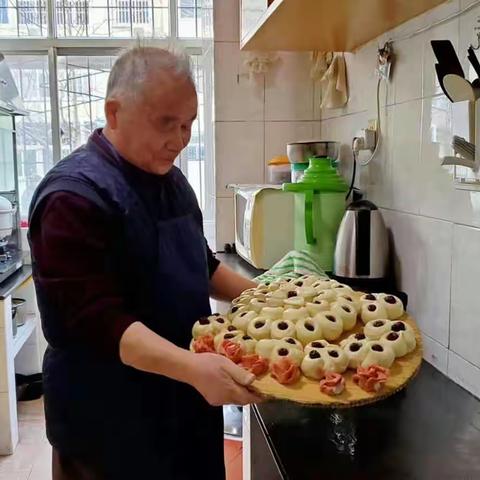 我四舅退休后的幸福生活和他做的山东花糕等面食