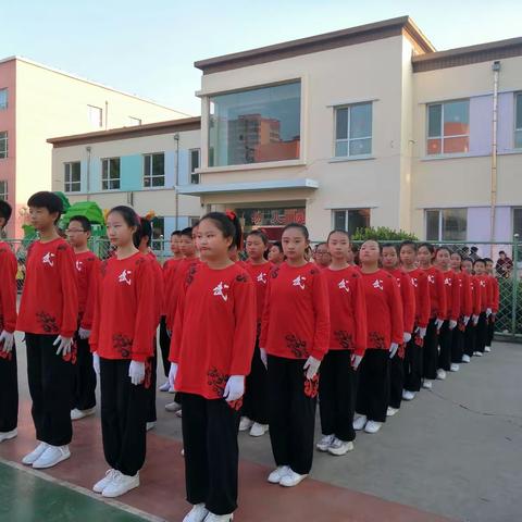 英姿飒飒展风采——潞州区淮海小学2019年秋季队列比赛