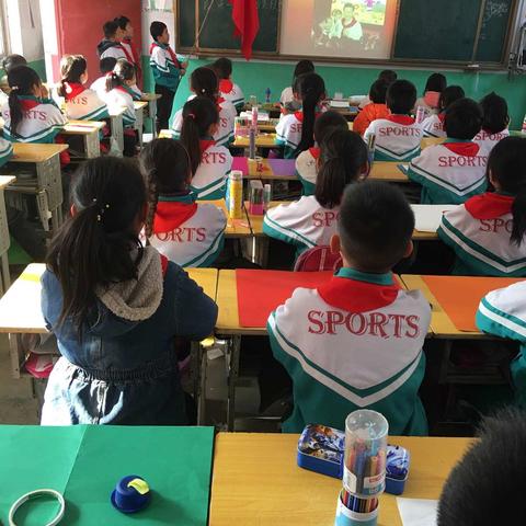 三春集镇中心小学“争做时代好队员-我爱少先队”主题活动