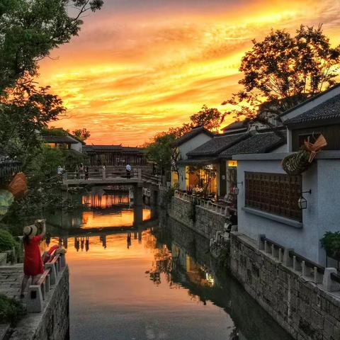 别有韵味的落日余晖 -- 蟠龙天地之夜