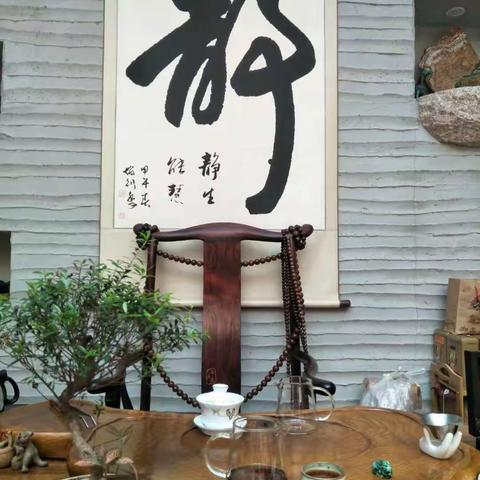 喜欢是浅浅的爱，爱是深深的喜欢。