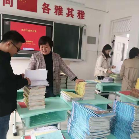 抓常规，促教学——龙泉街道和谐康城小学第二次业务月查