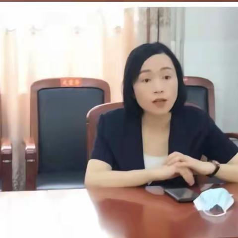 规范内部管理  打造平安校园——向莉丽副县长带队检查三杰寄宿学校安全工作
