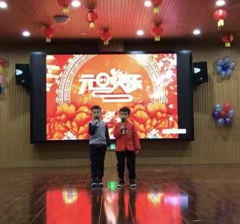 垦利区一幼及中兴幼儿园举办了“相约冬季，欢乐猪年”亲子汇演活动