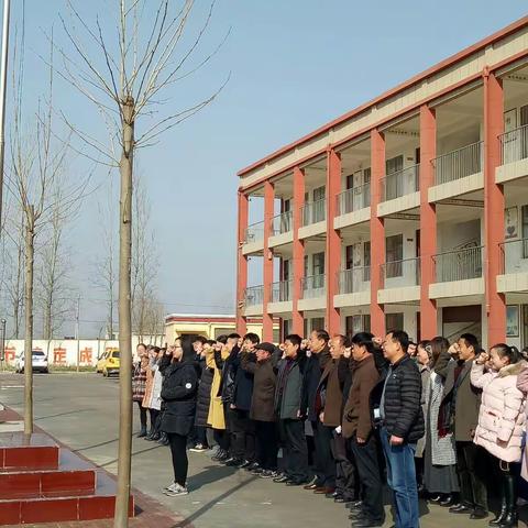 龙王庙中心小学全体宣誓仪式