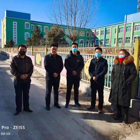 春节领导下基层，关心群众送春风