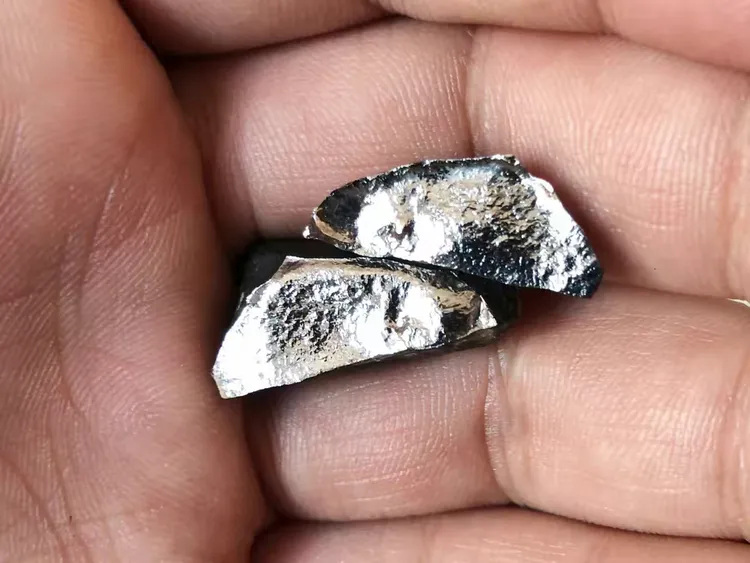 世界上最昂贵的石头、稀有金属元素、锎.铱.硒.镧.铯.钛.铑.锂......共35种元素