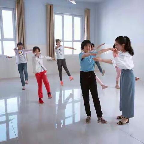 齐心协力，备战六一。