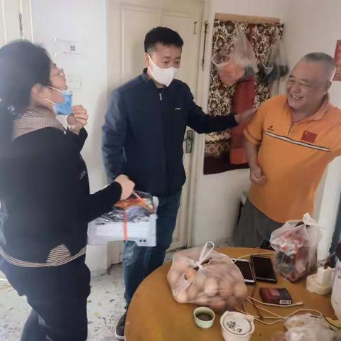 关爱退役及军人 让尊崇更有厚度——退役军人服务站中秋慰问困难退役军人