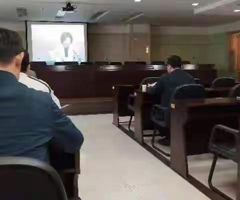 区市场局组织收看全国全省校园食品安全电视电话会议