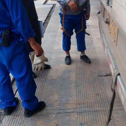 楚雄石油开展油罐车安全数质量抽查工作