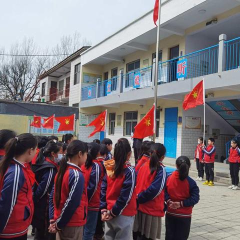 弘扬雷锋精神，践行精神文明———东于曹小学学雷锋活动